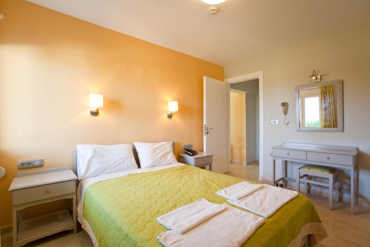 Phaedra Hotel Stalós Zimmer foto